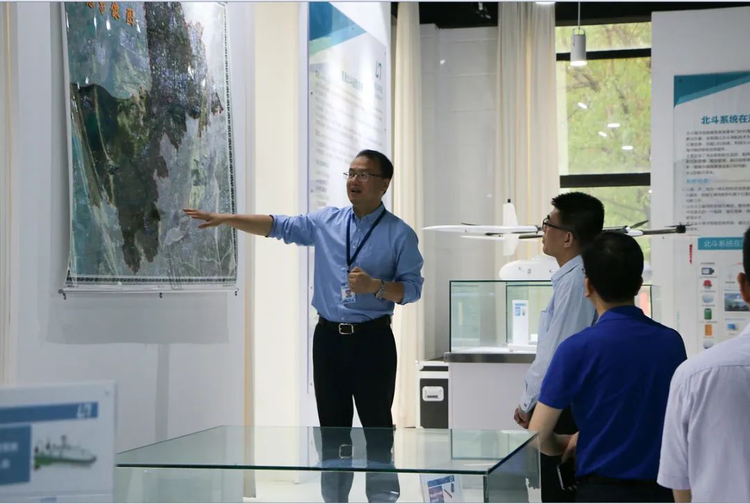 上海市生态环境局副局长朱石清一行莅临普适调研(图1)